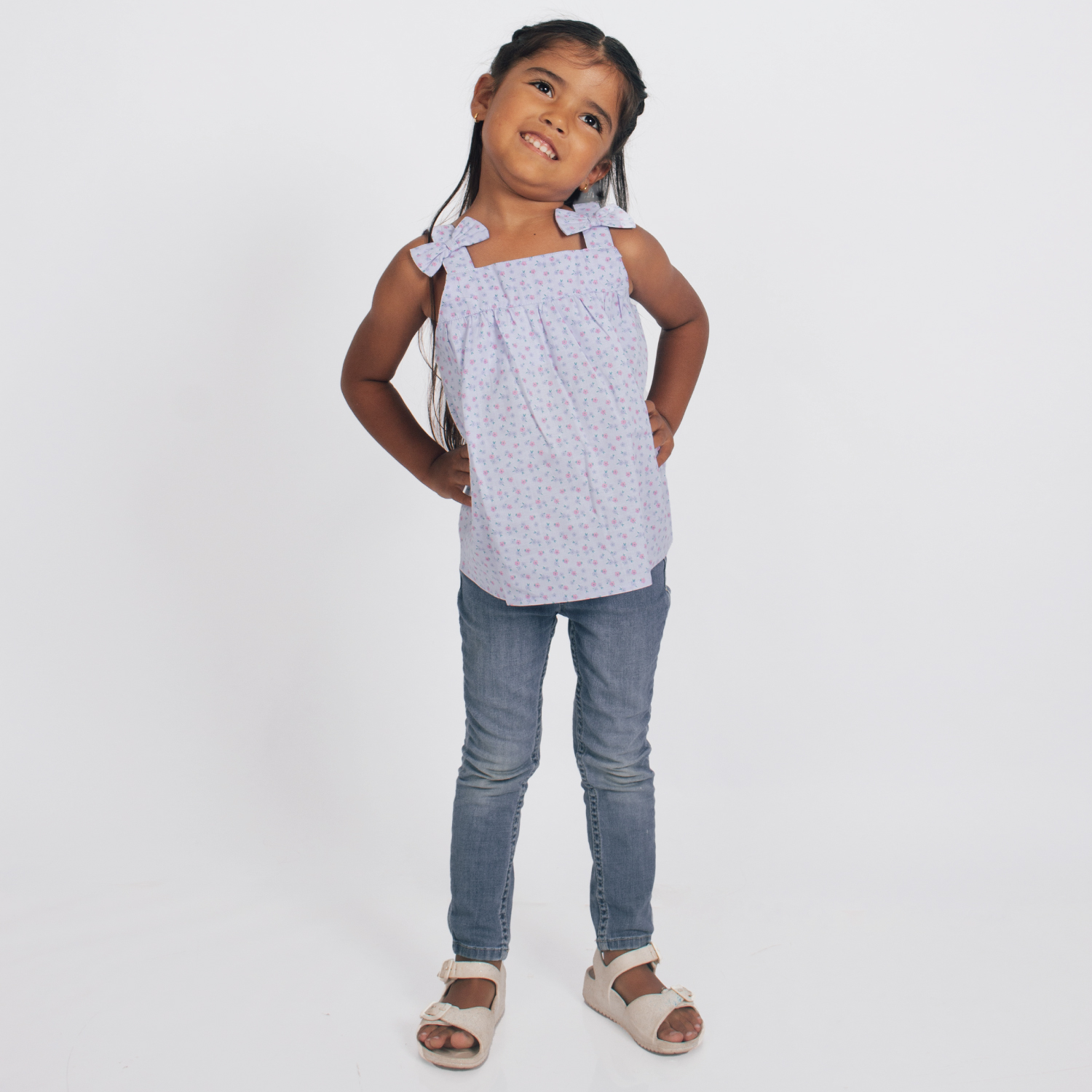 blusa floral para niña